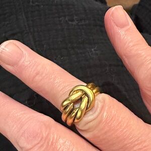 Premier Designs Knotted Ring